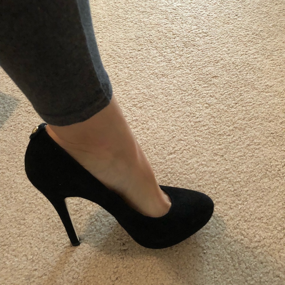 BEAUTIFUL Michael Kors black suade heels - Picture 1 of 5